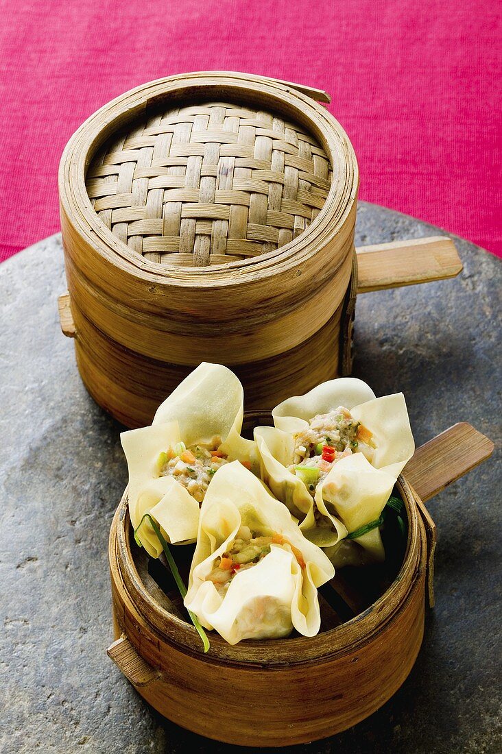 Wontons in bamboo steamer