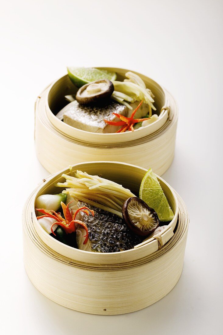 Steamed sea bass with ginger and vegetables