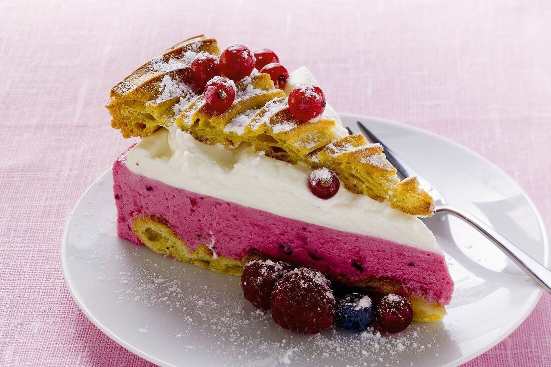 Stück Johannisbeer-Sahne-Torte