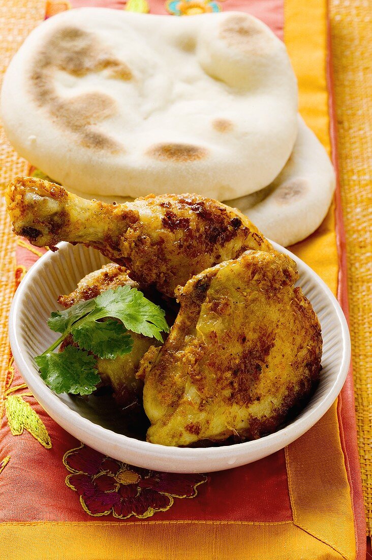 Würziges Tandoorihähnchen mit Fladenbrot (Indien)