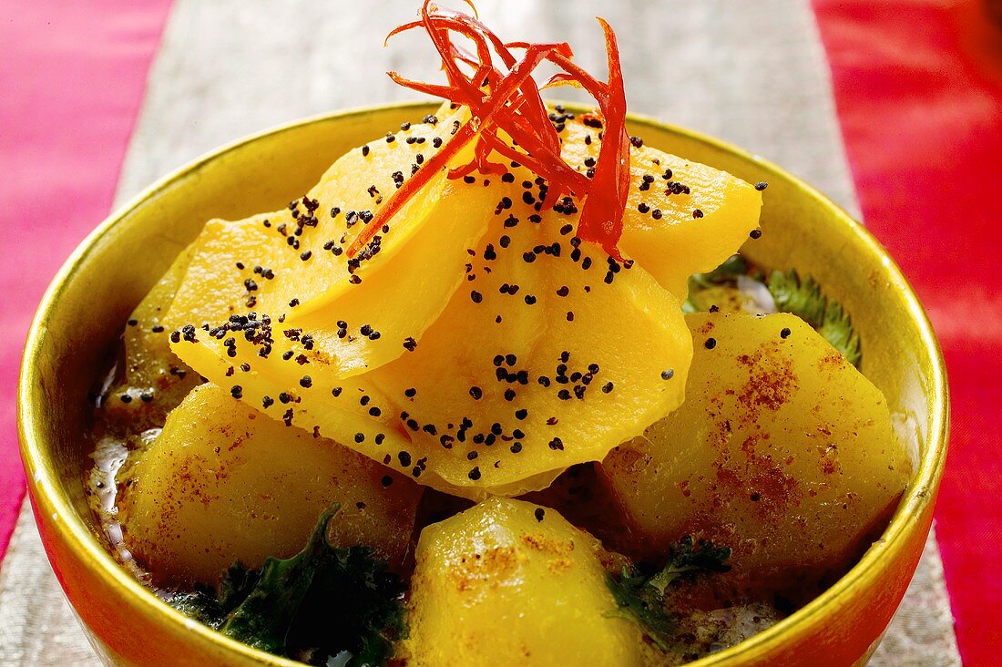 Potato curry with mango and poppy seeds (India)