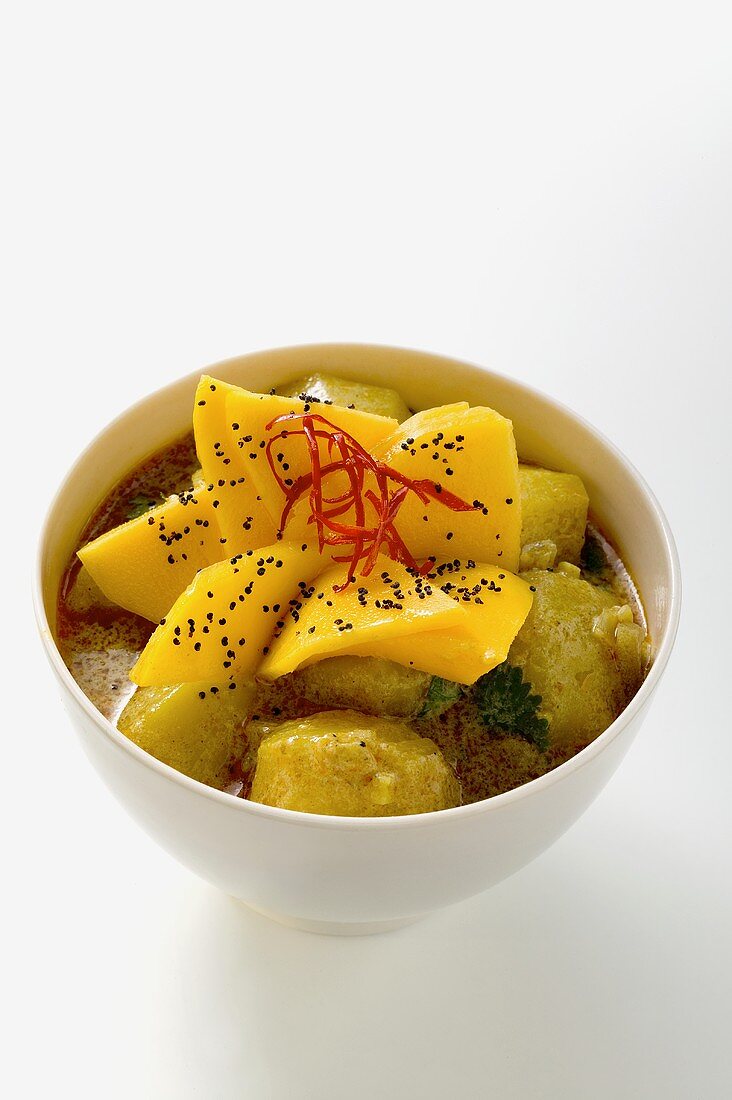 Kartoffelcurry mit Mango und Mohn (Indien)