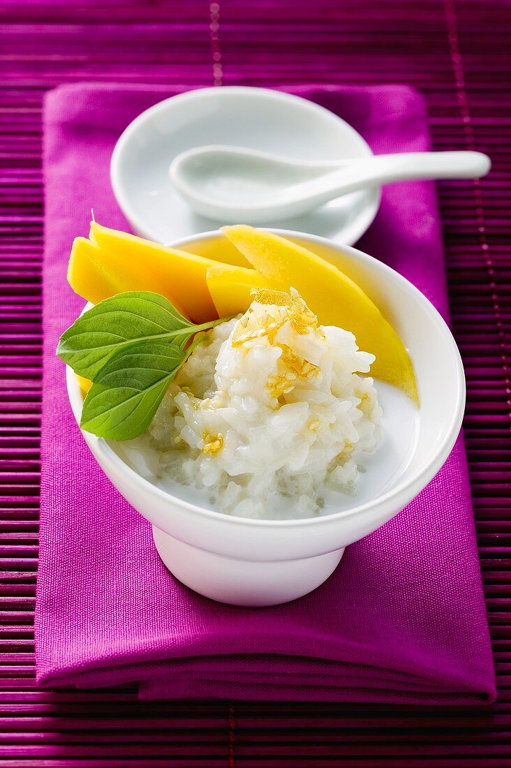 Sticky rice with mango and coconut milk