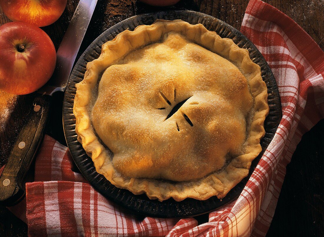 Apple pie in the pie dish