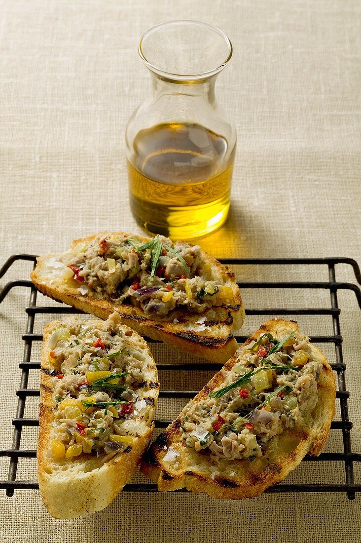 Bruschetta mit Thunfisch, Olivenöl