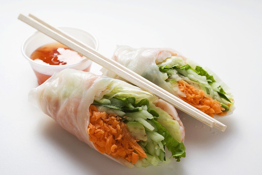 Vietnamese spring rolls with vegetable filling & chili sauce