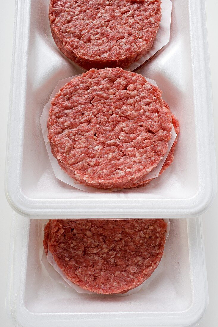 Rohe Frikadellen für Hamburger in Verpackung