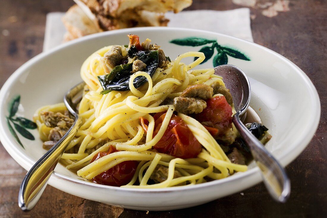 Linguine mit Kalbfleisch und Kirschtomaten