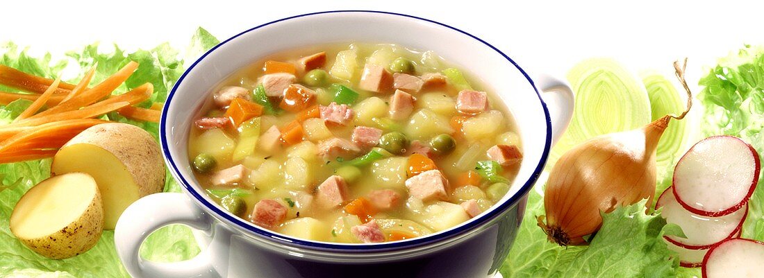 Potato and vegetable stew with diced ham