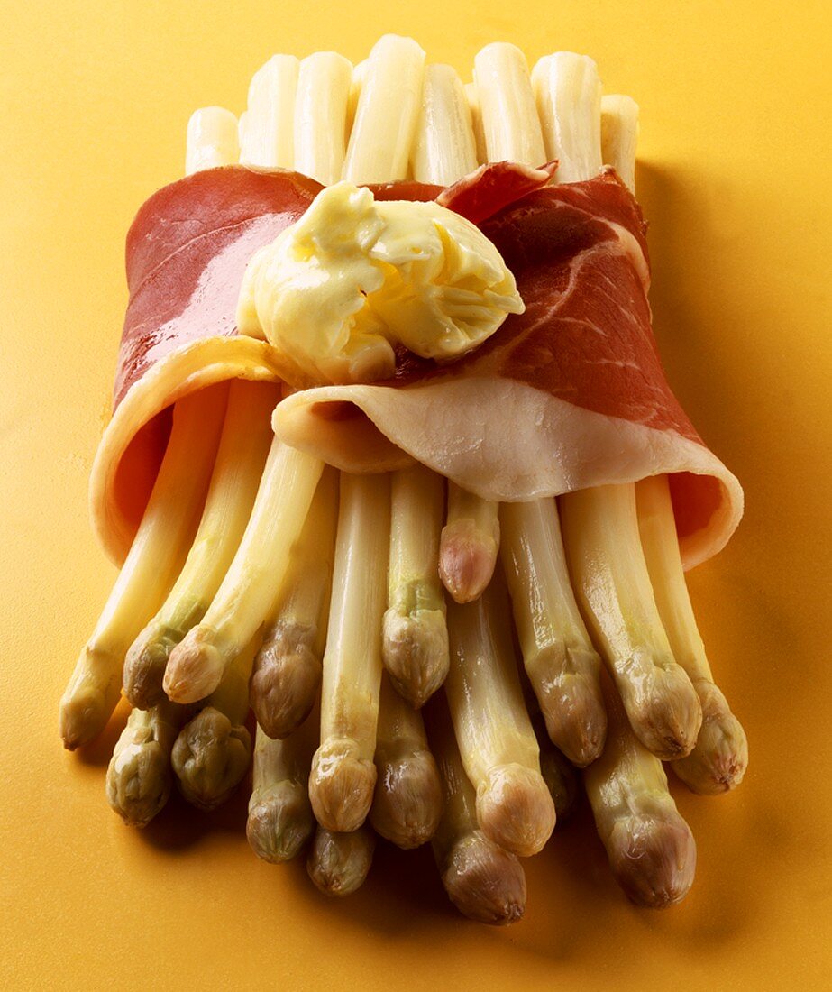 White asparagus with ham and butter (for baking)