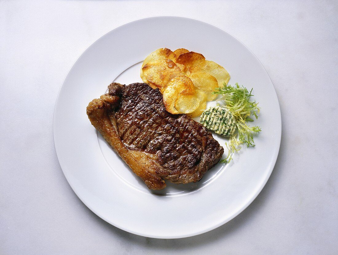 Loin steak with fried potatoes