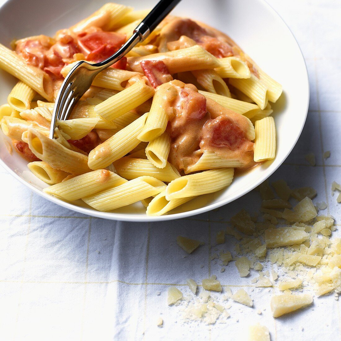 Penne mit Wodka-Tomaten-Sauce