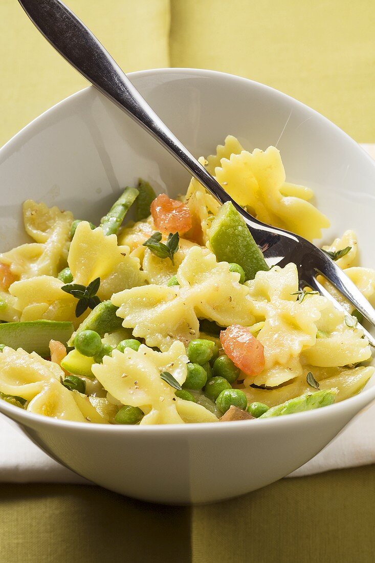 Farfalle with vegetables