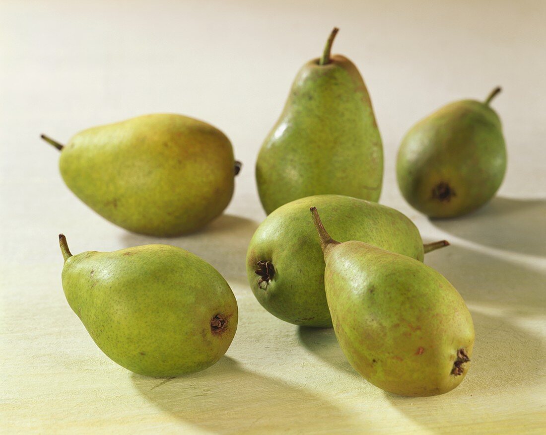Six green pears (variety: Gute Luise)