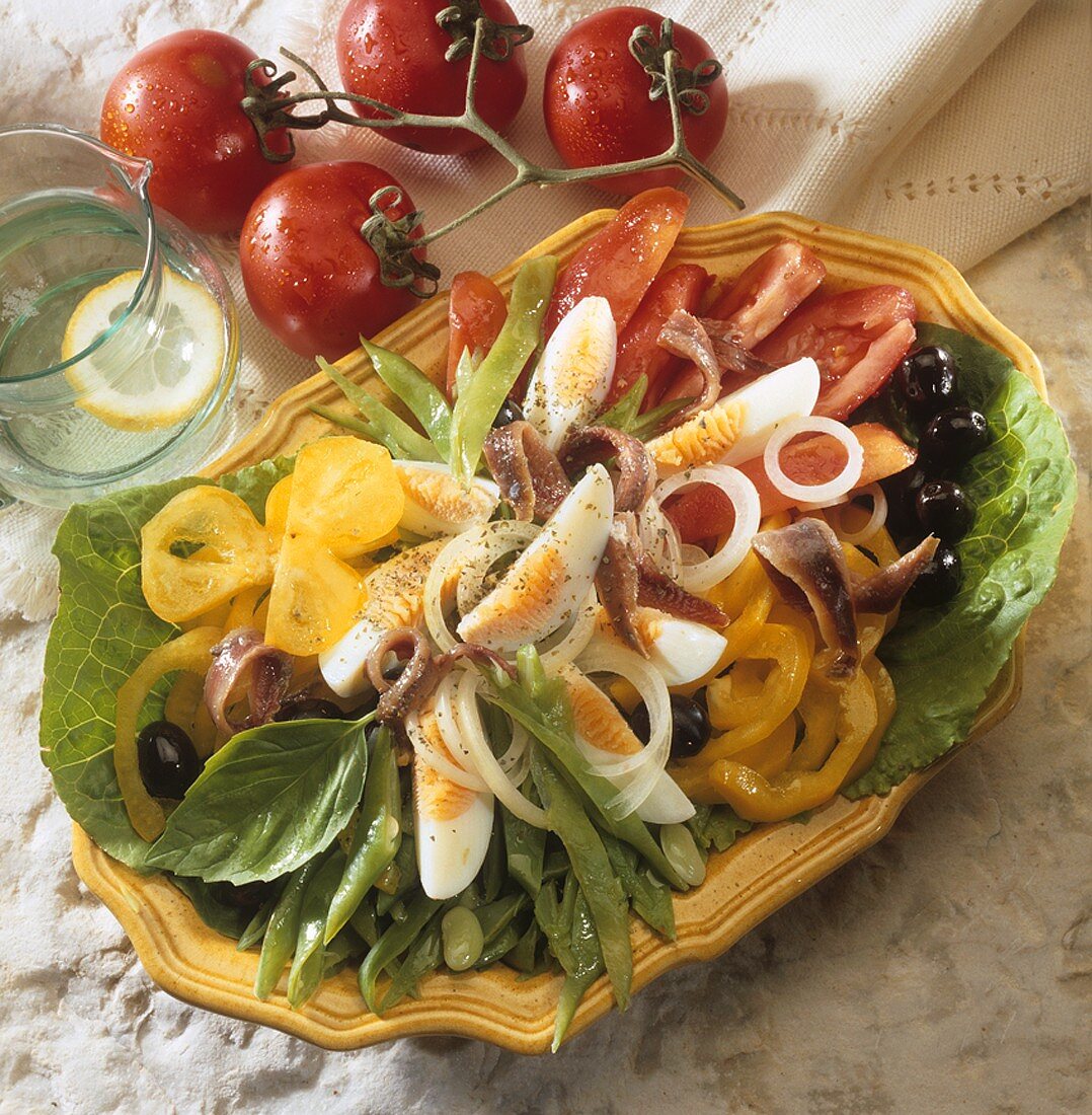 Salade niçoise with anchovies