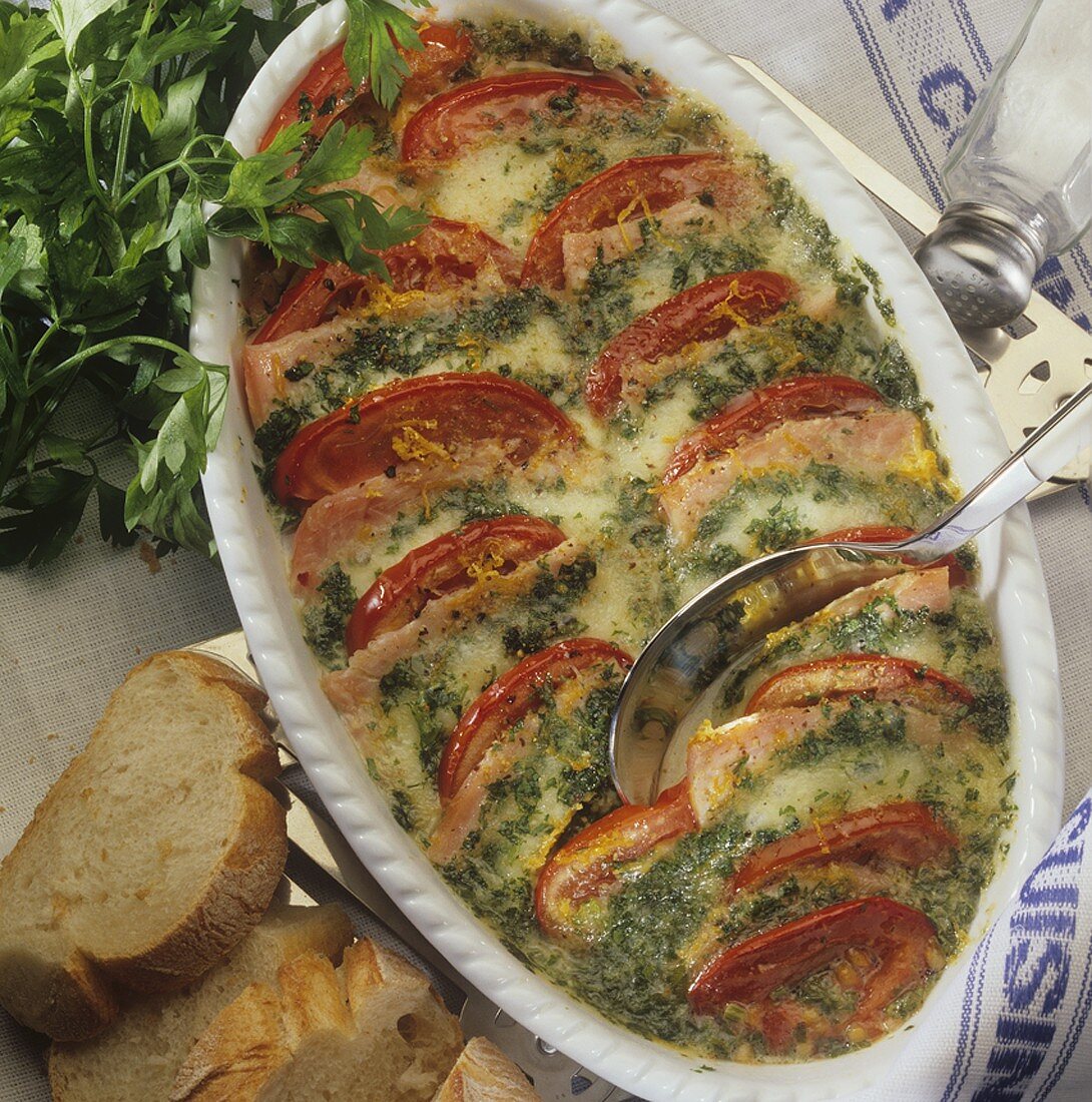 Turkey breast, mozzarella and tomato bake