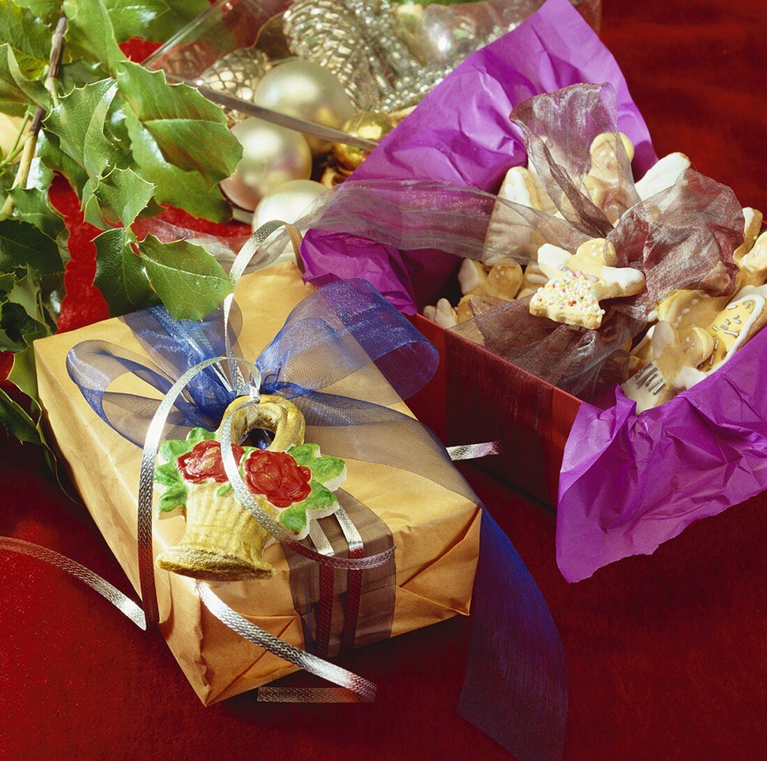 Decorated Springerle cookie & baked angels (gift hangers)