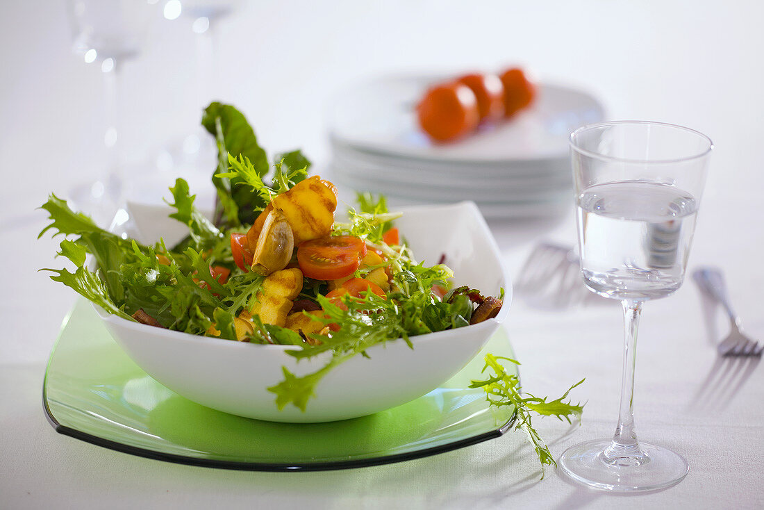 Gemischter Salat mit gegrilltem Ziegenkäse