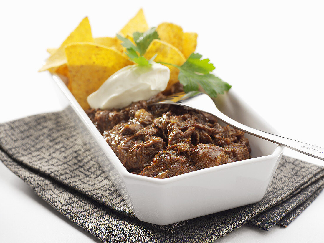 Chili con carne with nachos