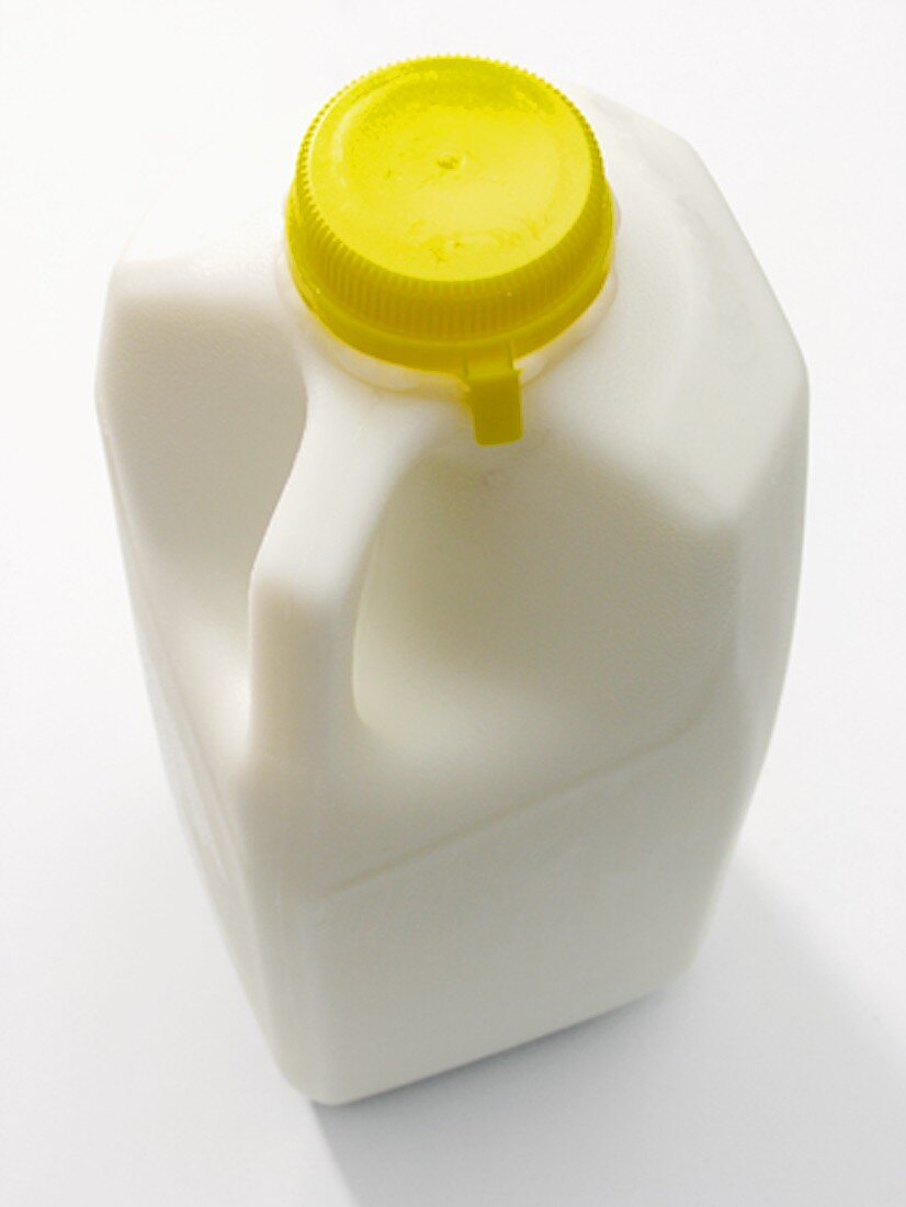 Milch in Plastikflasche