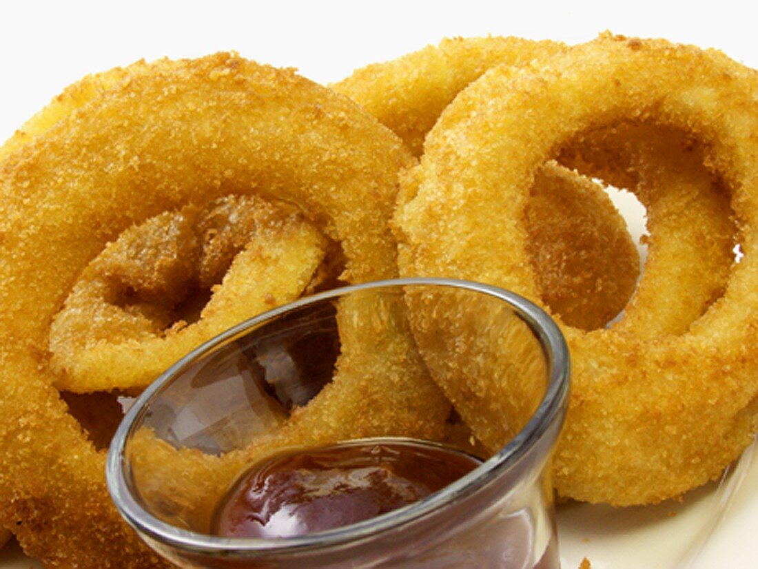 Fried Onion Rings with Sauce