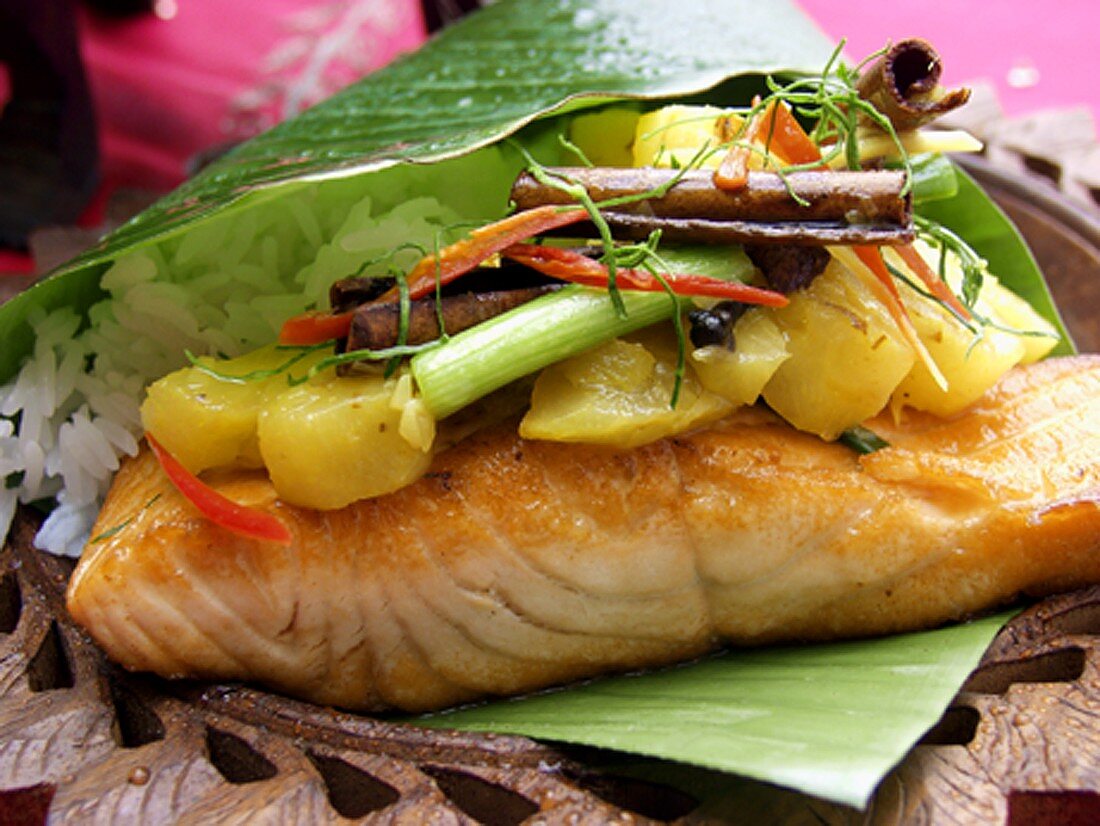 Spicy Salmon Fillet with Pineapple