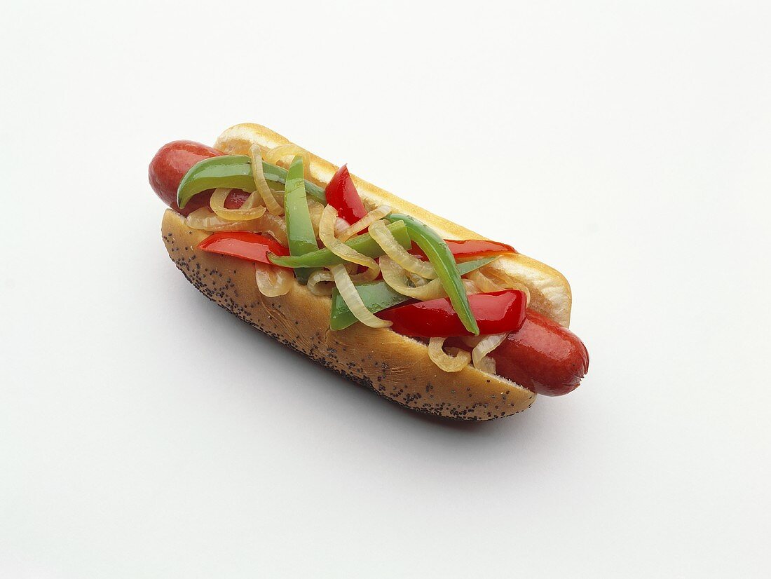 Hot Dog mit Zwiebeln und Paprika