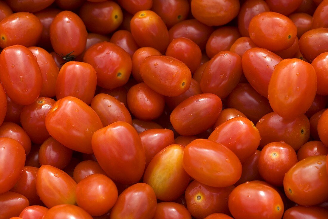 Many Fresh Grape Tomatoes