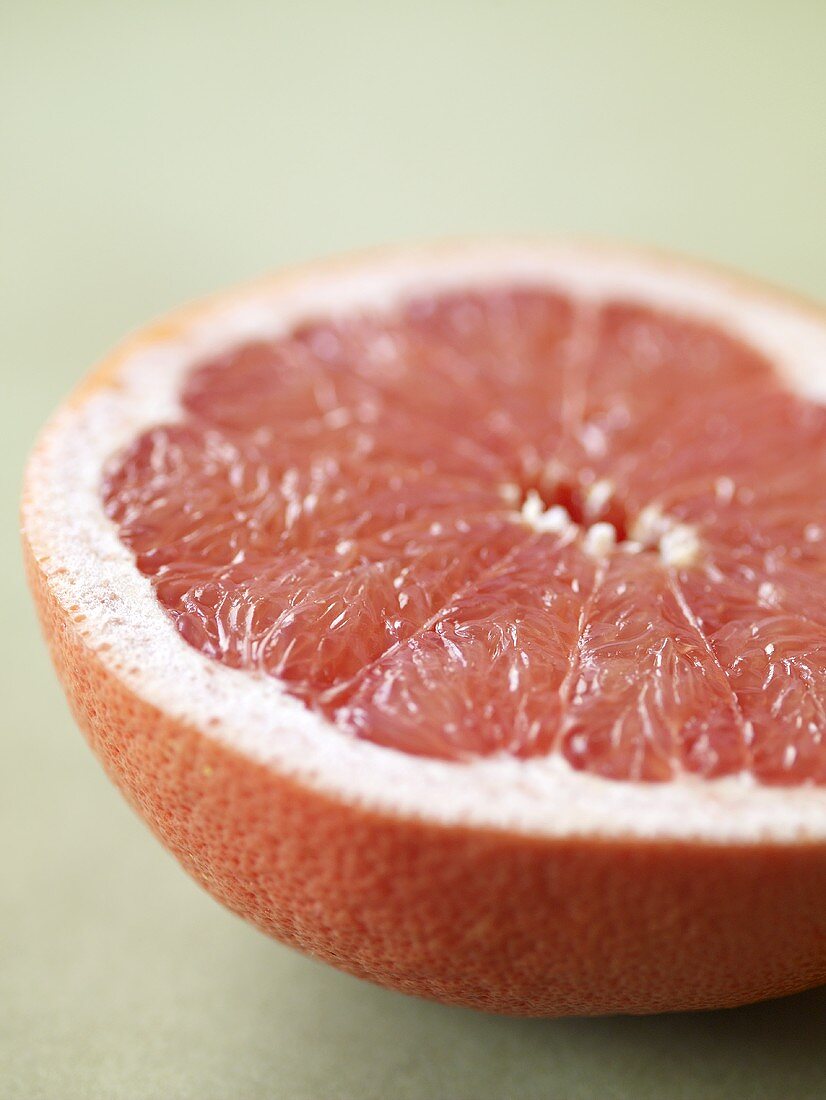 Eine halbe Pink Grapefruit