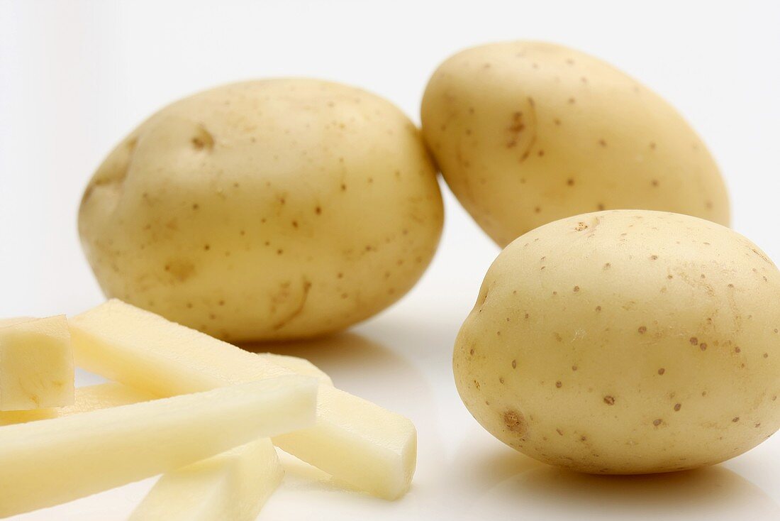 New potatoes, whole and cut into chips