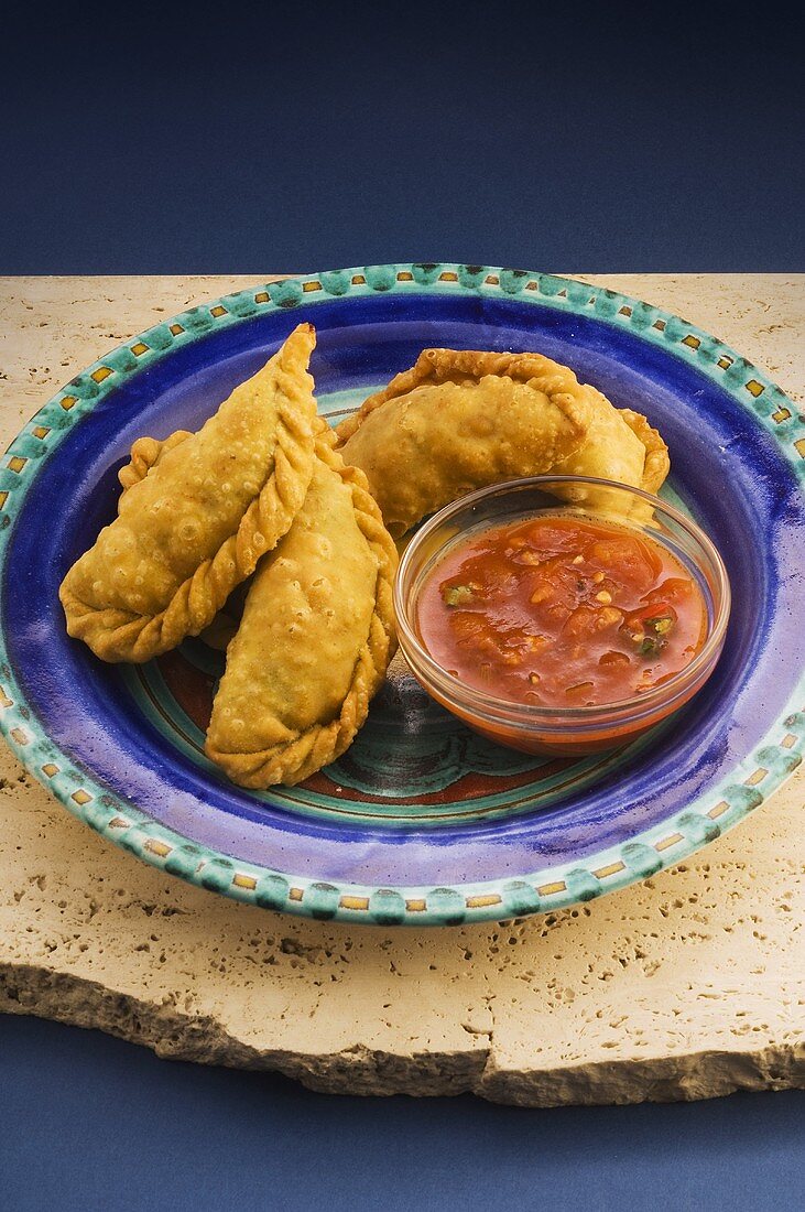 Empanadas mit Salsa