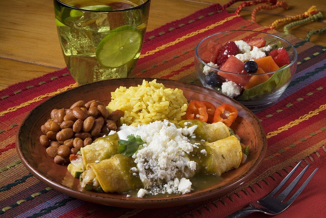 Enchiladas de Calabacita en Salsa Verde (Tortillas mit Zucchinifüllung, Mexiko)