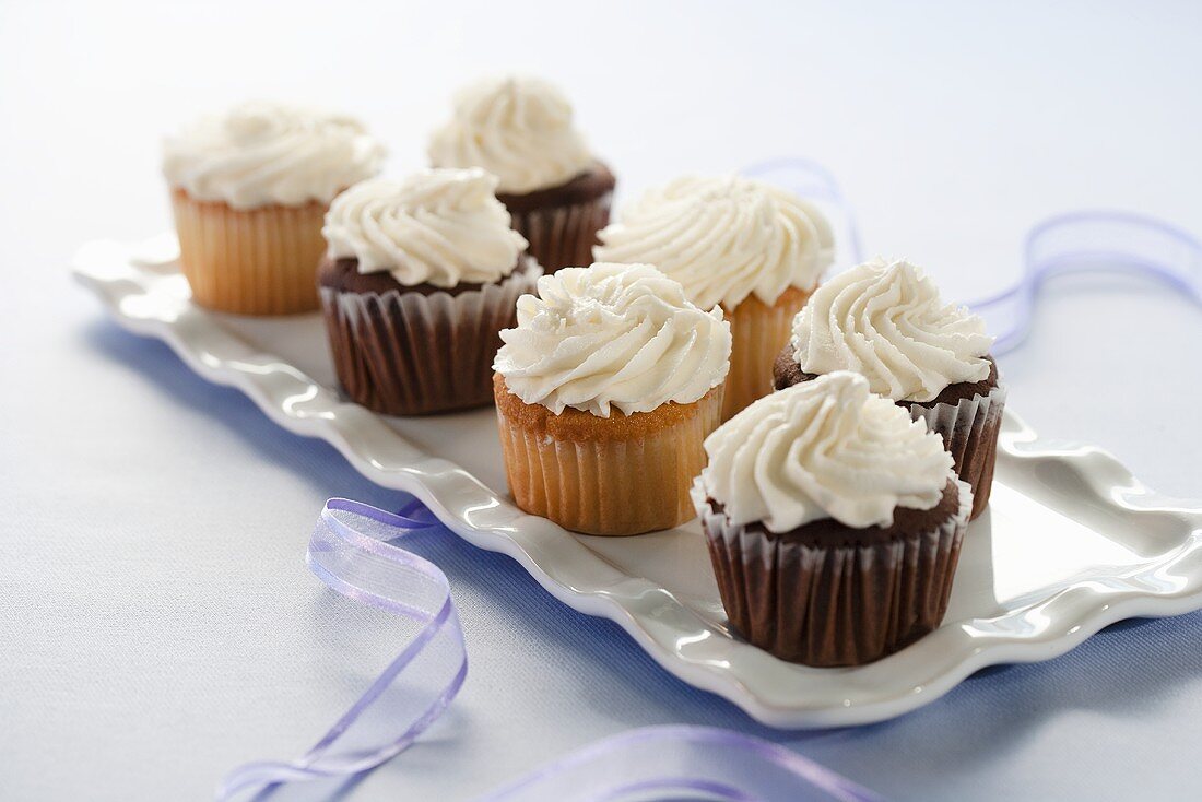 Vanilla and Chocolate Cupcakes with Vanilla Frosting: On Platter