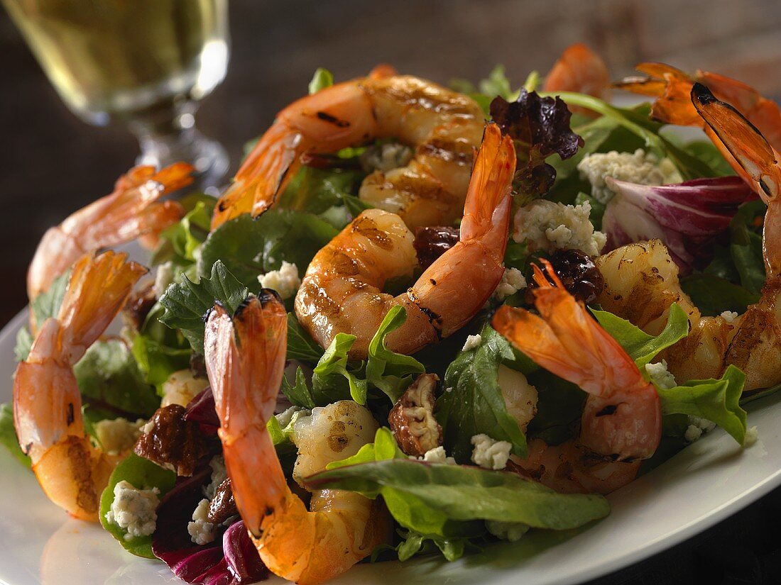 Salad with Southwest Seasoned Shrimp, Pecans and Blue Cheese