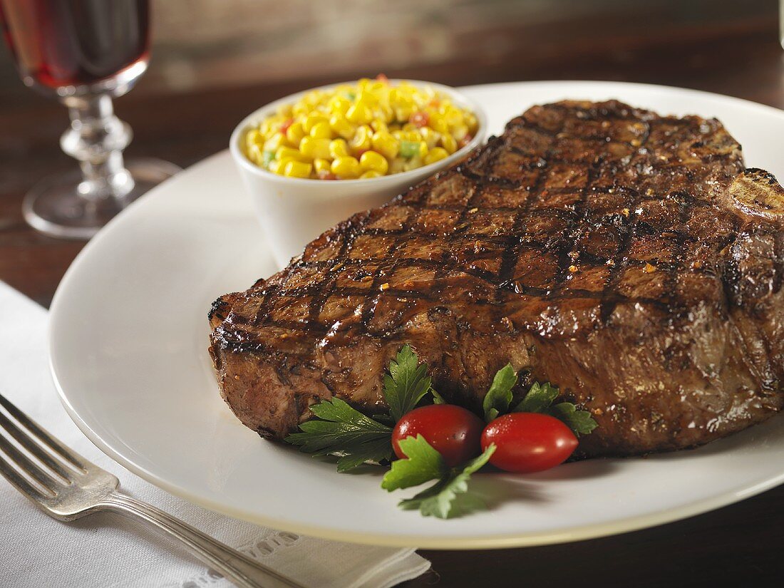 Gegrilltes Porterhouse Steak mit Mais