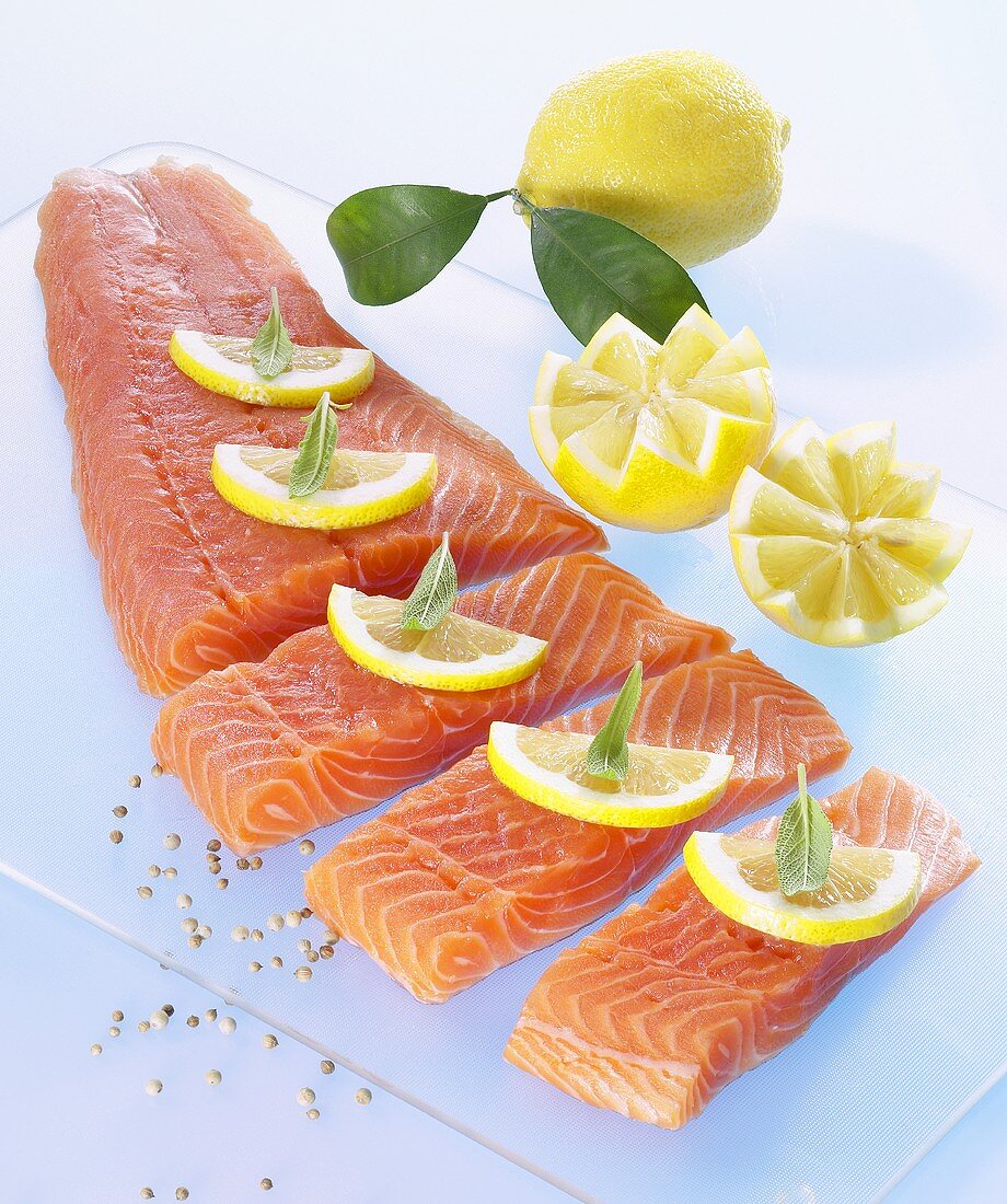 Salmon fillet with lemon slices