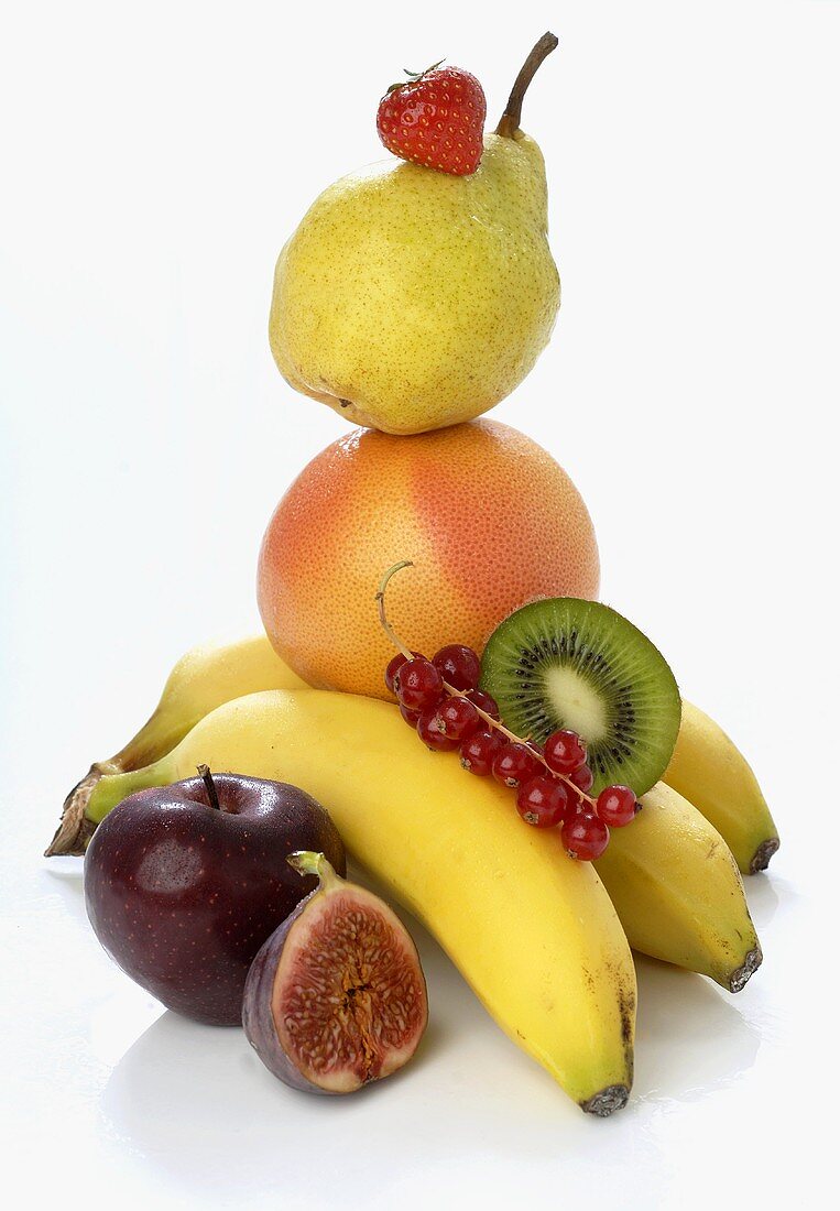 Various types of fruit (stacked)