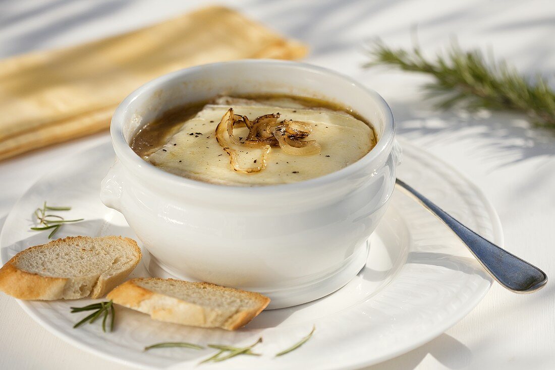 Onion soup with cheese croute