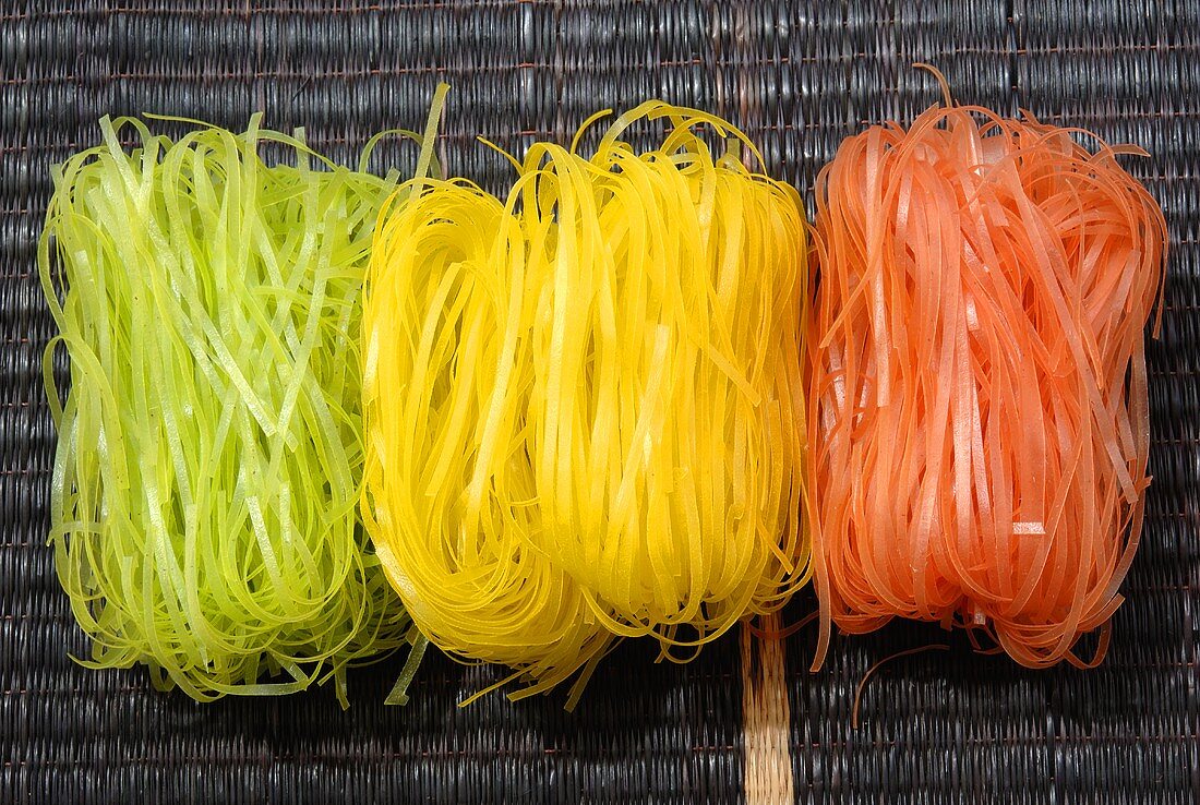 Pumpkin, tomato and broccoli rice noodles