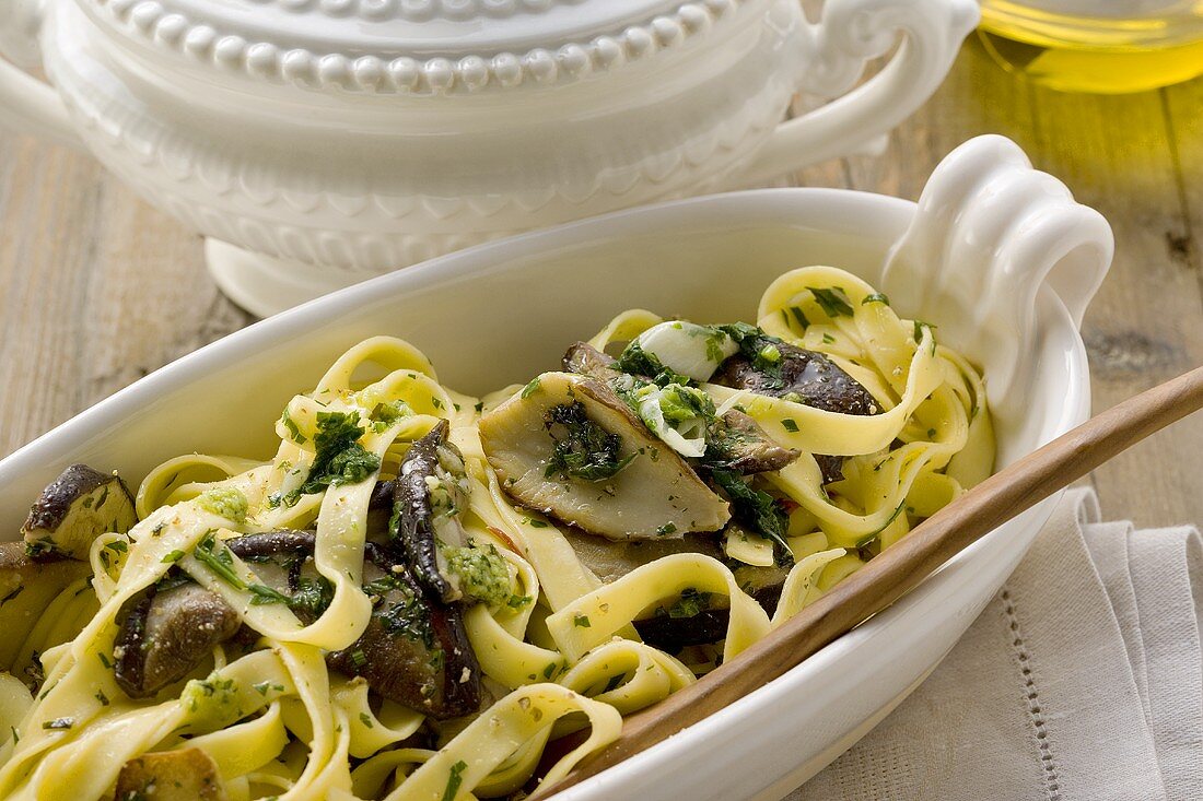 Tagliatelle with ceps and pesto