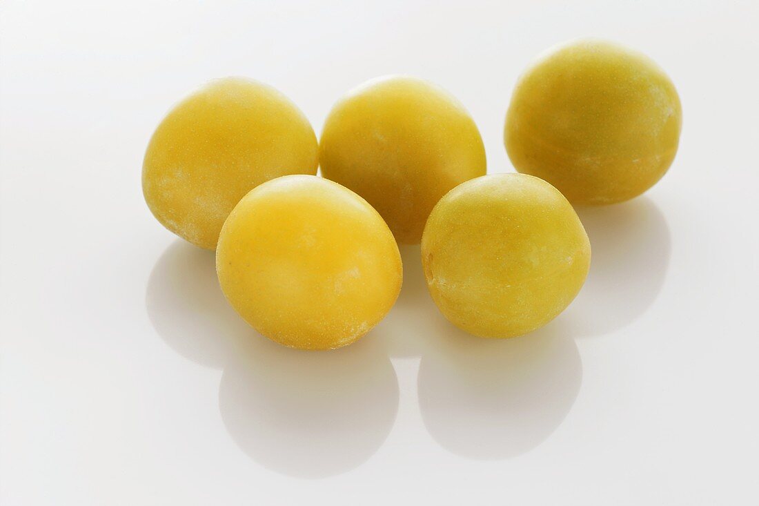 Five mirabelles