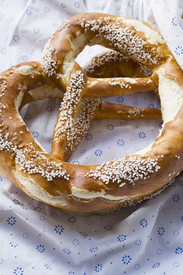 Zwei Salzbrezeln aus Bayern