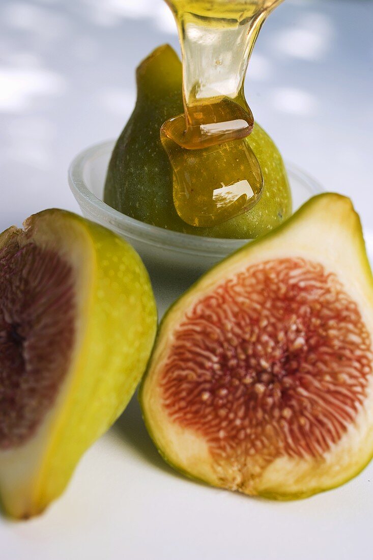 Green figs and honey