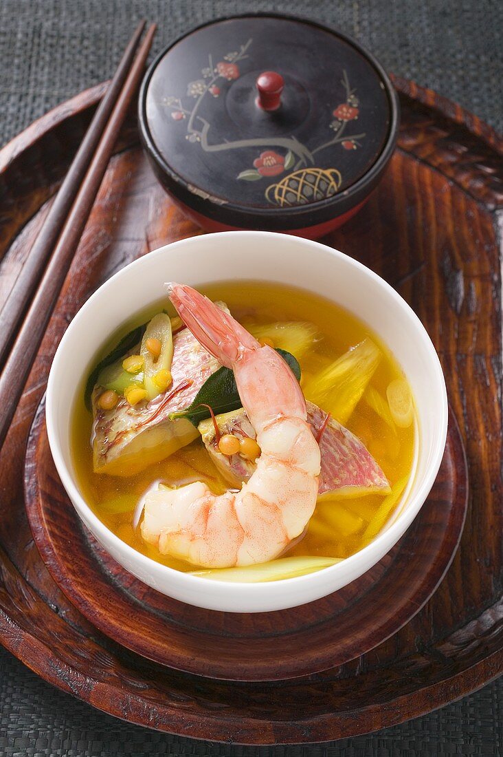 Fish soup with red mullet, shrimp, lentils & pineapple (Asia)