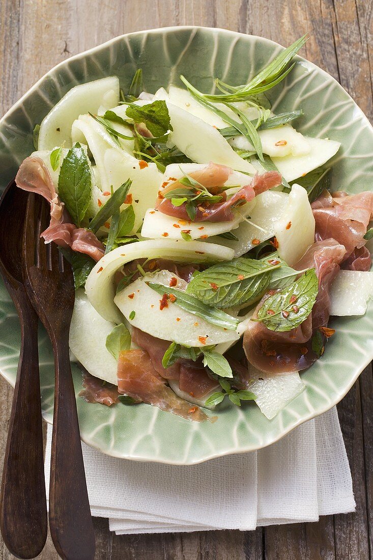 Melonensalat mit Parmaschinken und Minze