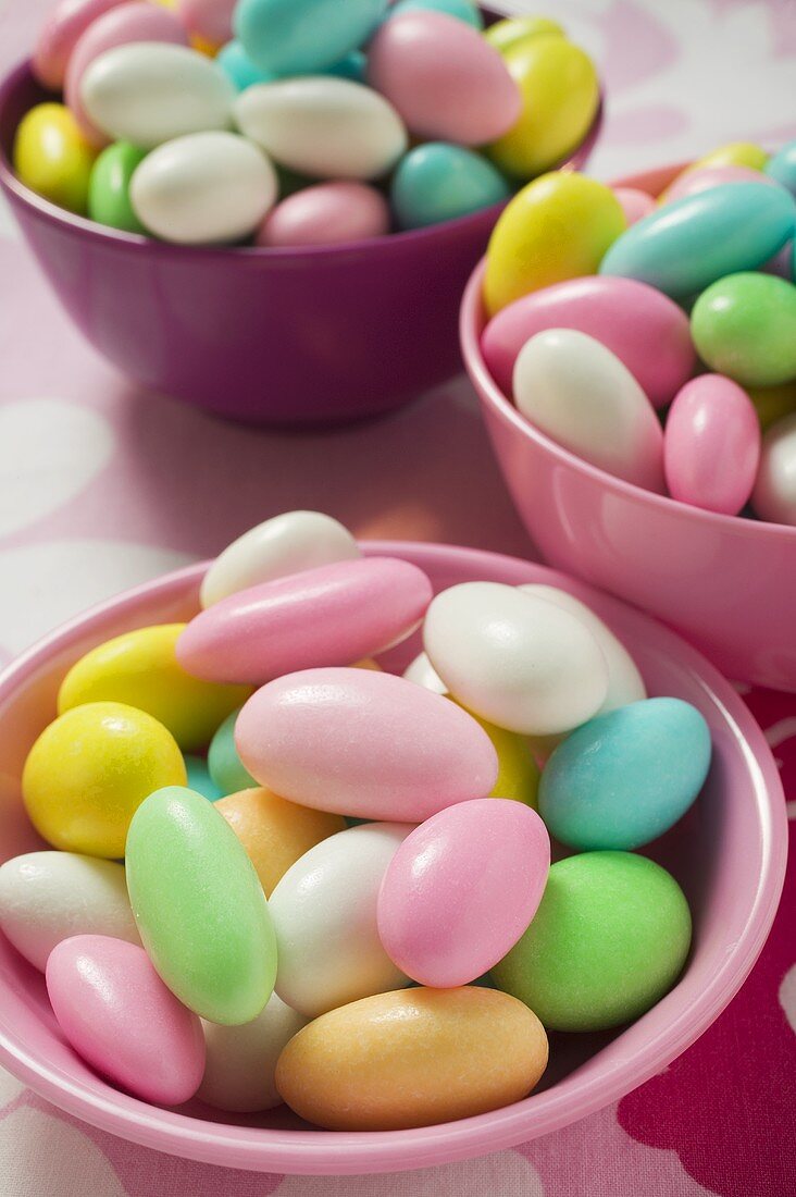 Coloured sugar almonds