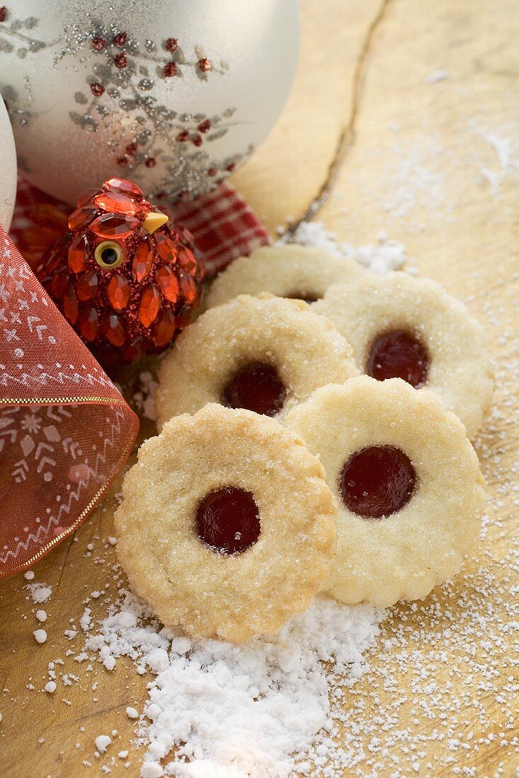 Christmas biscuits with raspberry jam
