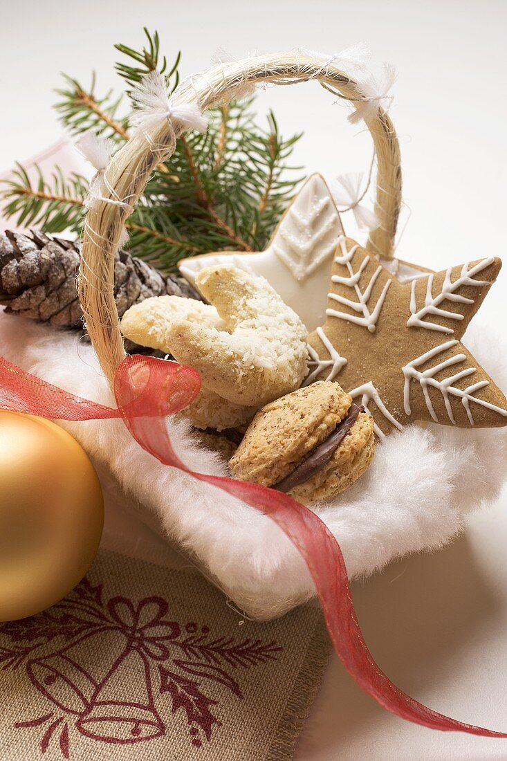 Assorted Christmas biscuits in a basket