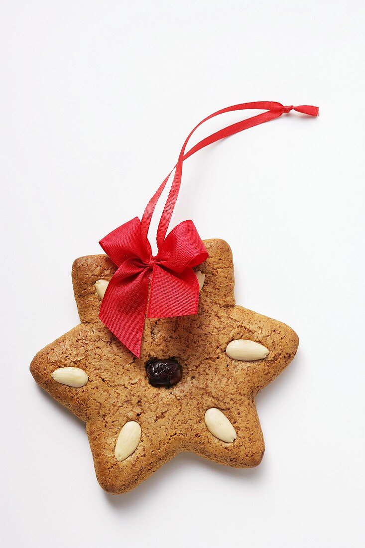 Gingerbread star to hang on the tree