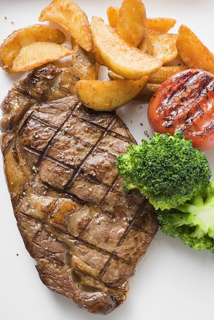 Gegrilltes Rindersteak mit Gemüse und Potatoe Wegdes